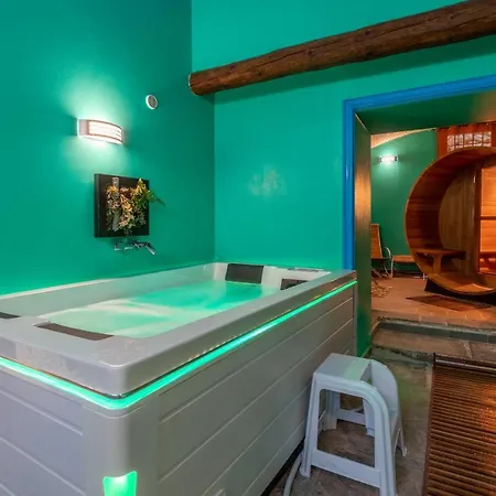Palazzo Deca Mancini Wellness Gym E Stuzzichini * Subbiano