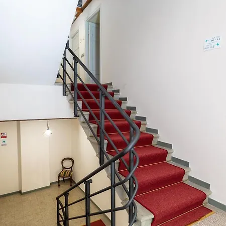 Palazzo Deca Mancini Wellness Gym E Stuzzichini * Subbiano